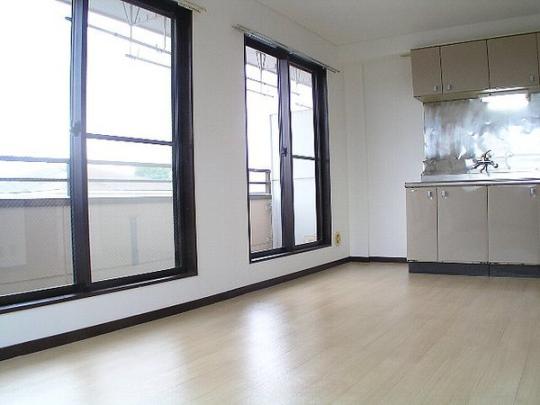 �y���̑��z�@���r���O