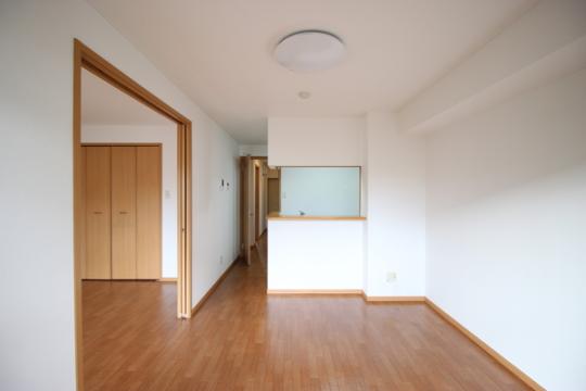 �y���̑��z�@�ΖʃL�b�`����LDK