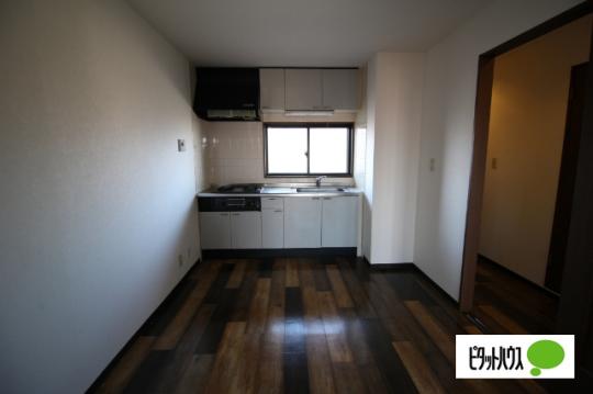 �y���̑��z�@�_�C�j���O�L�b�`��