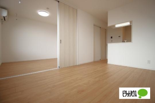 �y���̑��z�@���r���O