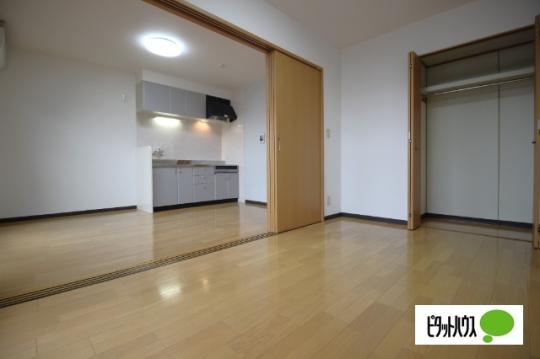 �y���̑��z�@���r���O