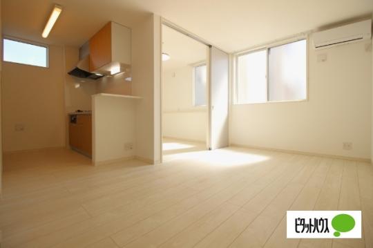 �y���̑��z�@���r���O