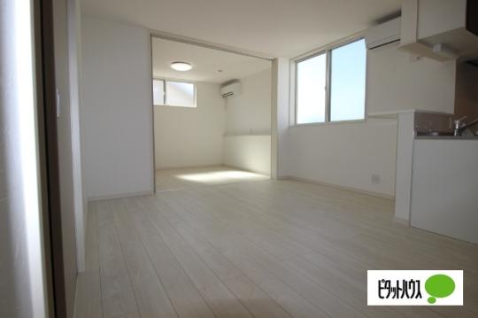 �y���̑��z�@���r���O