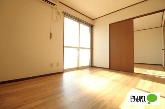 �y���̑��z�@���r���O