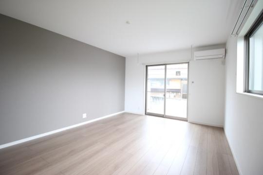 �y���̑��z�@���r���O