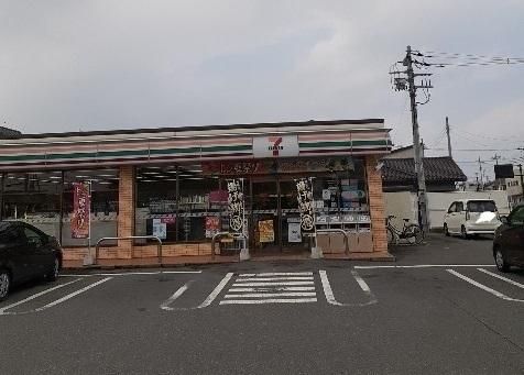 【周辺】　セブンイレブン伊勢崎平和町店：290m