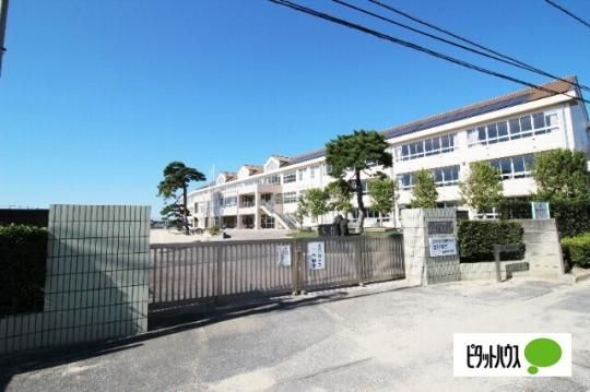 【周辺】　伊勢崎市立あずま中学校：1667m